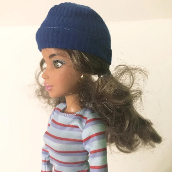 Liv Doll Katie with Brunette Wig with  Hat Articulated Doll - Picture 11 of 16